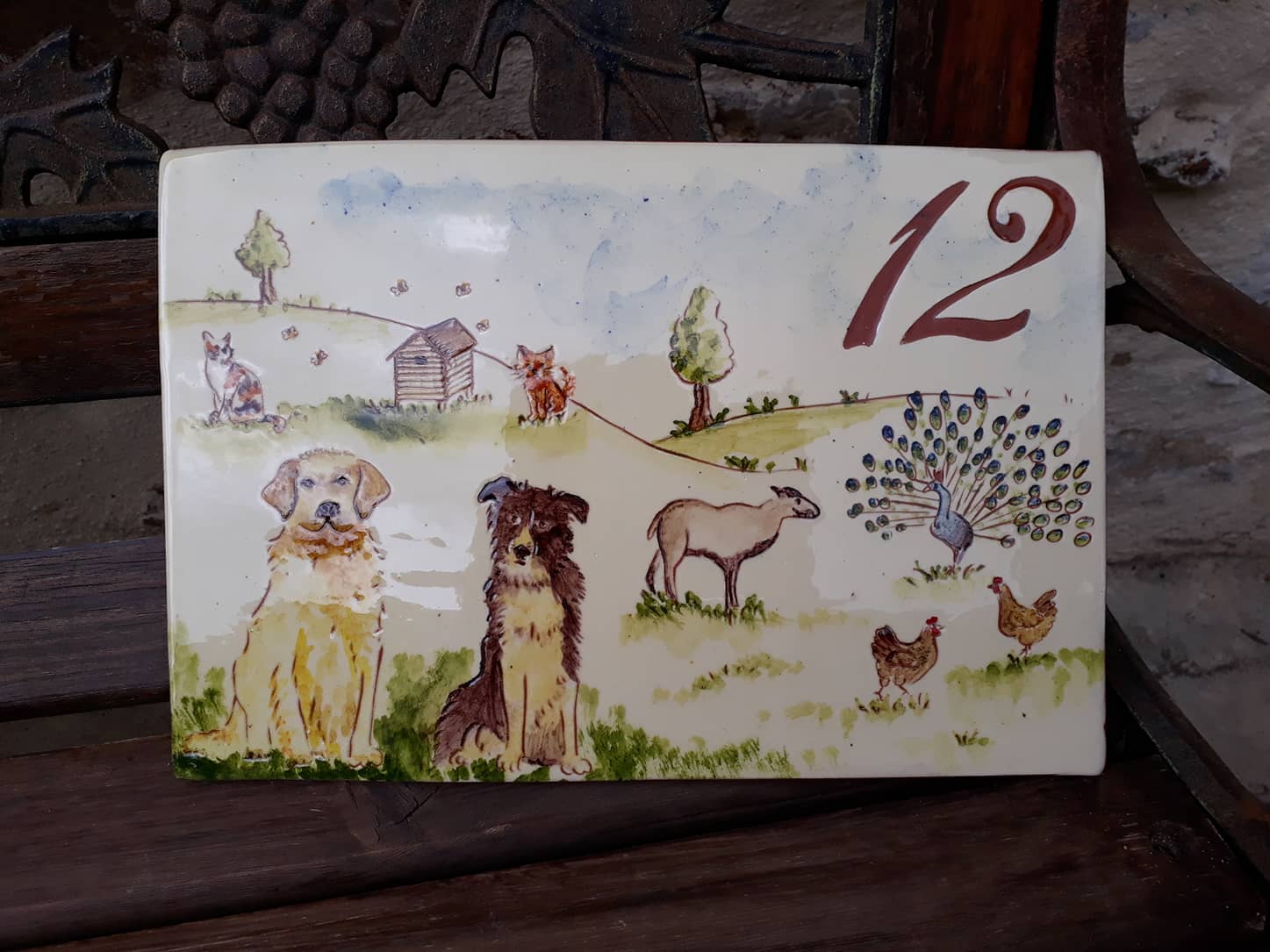 Assurez-vous que la plaque numéro de maison est visible