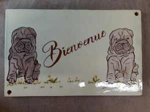 plaque de maison bienvenue chiens