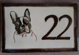 plaque maison personnalisee chien numero 22