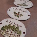 plaques de portes gite la fougère la bruyères la chênaie la futaie