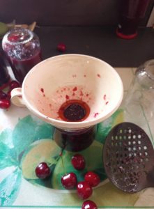 entonnoir confiture céramique cerises 1