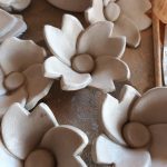 Fleurs de printemps en céramique