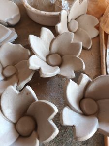 Fleurs de printemps en céramique